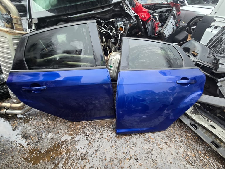image for Ford Focus Mk3 Rear Complete SINGLE Door Complete Blue Breaking Parts
