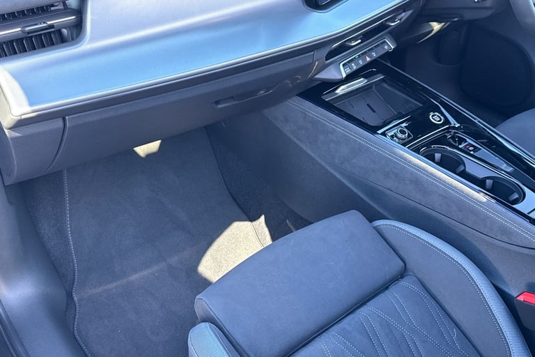 2025 Audi Q3 1.5 e-hybrid Launch Edition S Tronic Euro 6 (s/s) 5dr 26kWh SUV Automatic