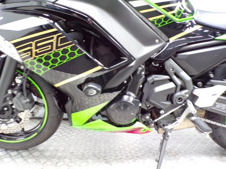 KAWASAKI NINJA 650