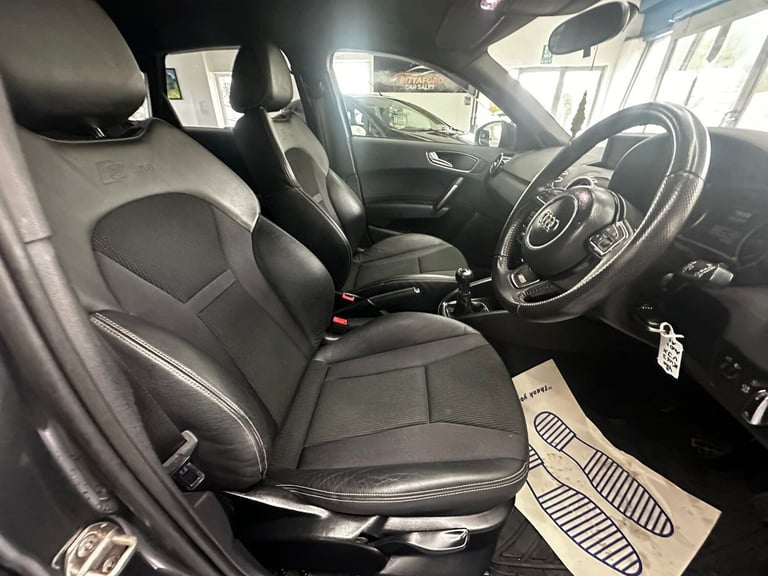 AUDI A1 1.6 TDI S line 2013