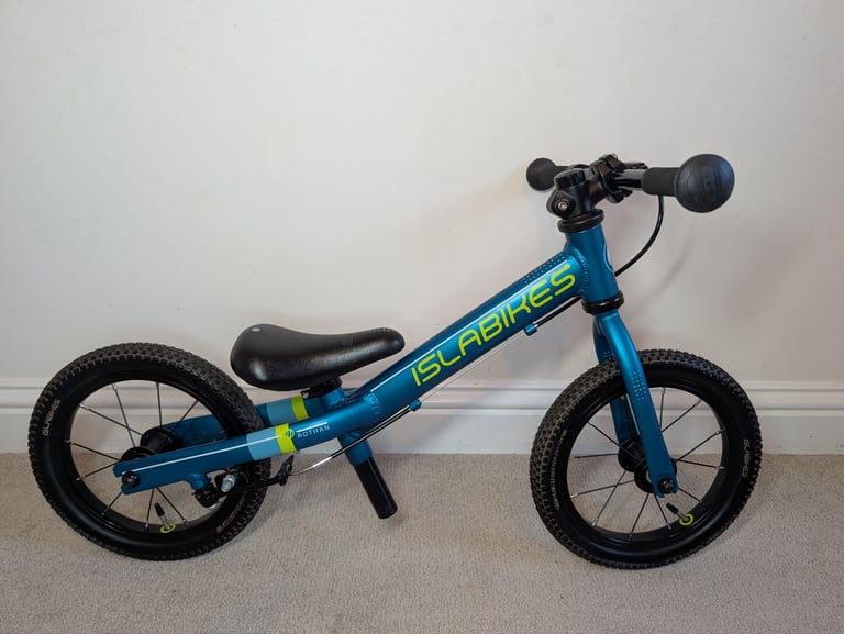 BALANCE BIKE ISLABIKES ROTHAN 12 (2+) IN IMMACULATE CONDITION. COLLECTION NW LONDON OR BUCKS 