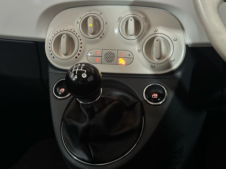 WHITE 2016 FIAT 500 LOUNGE 1.2 PETROL 3 DOOR HATCHBACK 1 PREVIOUS OWNER £20 TAX