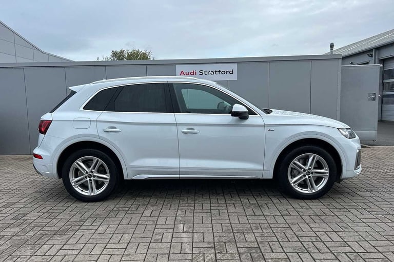 2022 Audi Q5 40 TDI Quattro S Line 5dr S Tronic SUV Diesel Automatic
