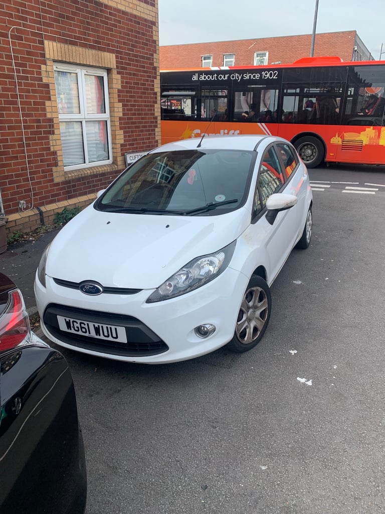 Ford, FIESTA, Hatchback, 2012, Manual, 1242 (cc),5 doors - Image 2