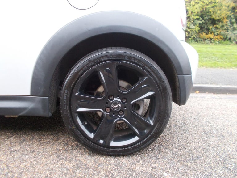 2011 MINI Hatch 1.6 Cooper Soho Euro 5 (s/s) 3dr HATCHBACK Petrol Manual