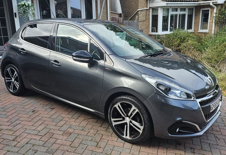 Peugeot, 208, Hatchback, 2015, Manual, 1199 (cc), 5 doors