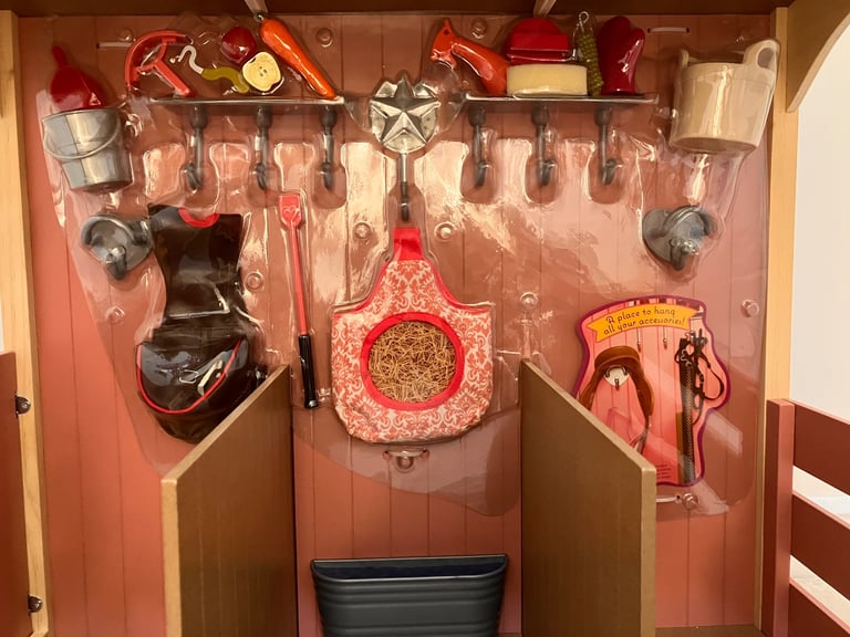 Horse Stable and Accessories Toy Playset