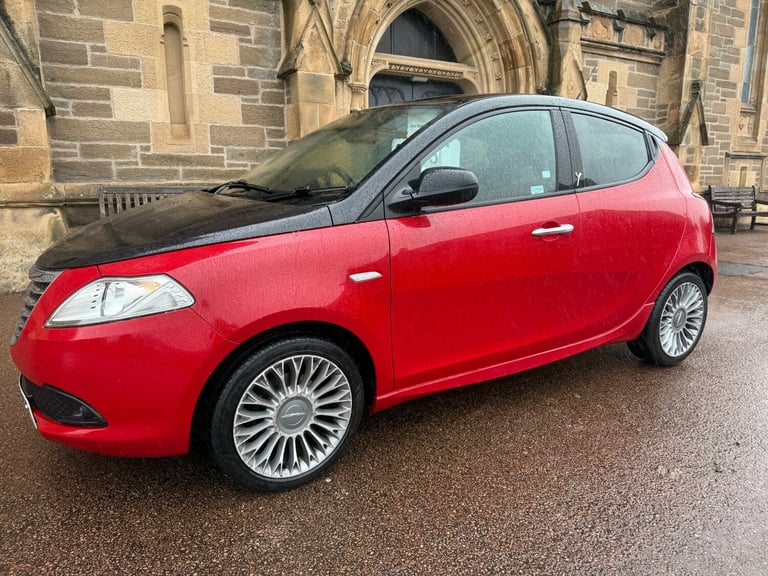 2012 Chrysler Ypsilon 1.2 Black and Red 5dr HATCHBACK Petrol Manual
