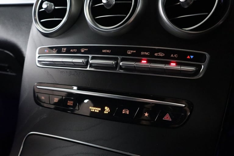 2020 MERCEDES-BENZ GLC 2.0 GLC300D AMG LINE (PREMIUM) SUV 5DR DIESEL G-TRONIC+ 4