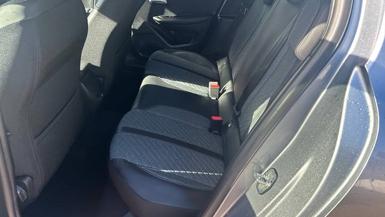 2025 Peugeot 208 1.2 Hybrid 110 Allure 5dr e-DSC6 Petrol Hatchback Hatchback Petrol Automatic