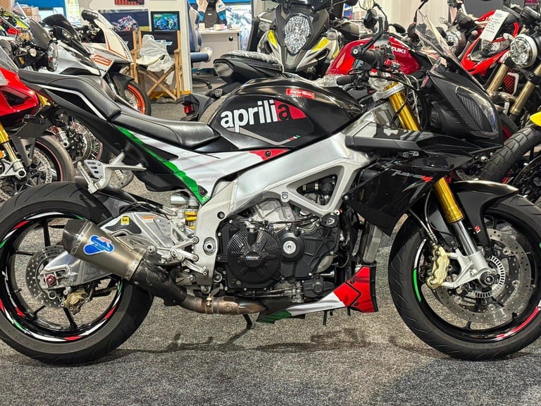 2011 Aprilia Tuono V4 R APRC