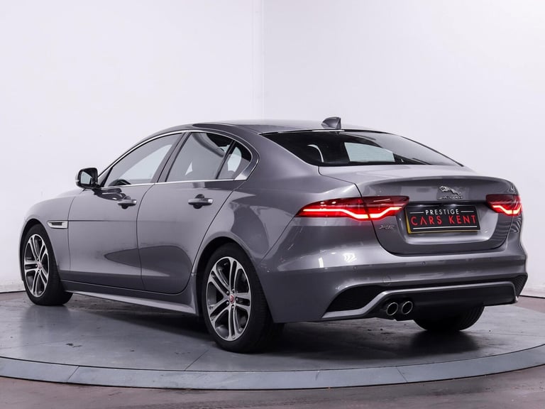 2022 Jaguar XE 2.0 D200 MHEV R-Dynamic SE Saloon 4dr Diesel Auto Euro 6 (s/s) (204 ps) SALOON Die...