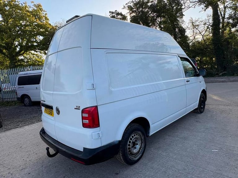2017 Volkswagen Transporter Transporter T32 Startline TDI BlueMotion Technology 4Motion Camper DI...