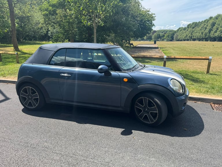 Mini, CONVERTIBLE, Convertible, 2010, Manual, 1598 (cc), 2 doors