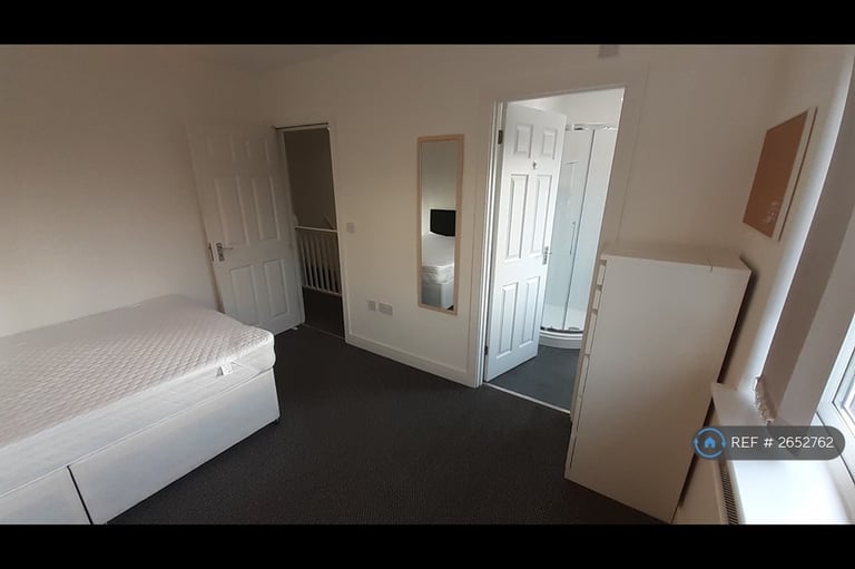 5 bedroom house in Charter Avenue, Coventry, CV4 (5 bed) (#2652762)
