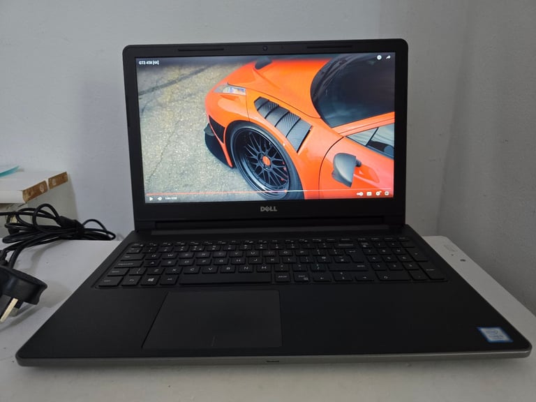 Fast Dell Vostro Laptop 15.6" display 8GB DDR4 RAM 128GB SSD Win 11 Pro