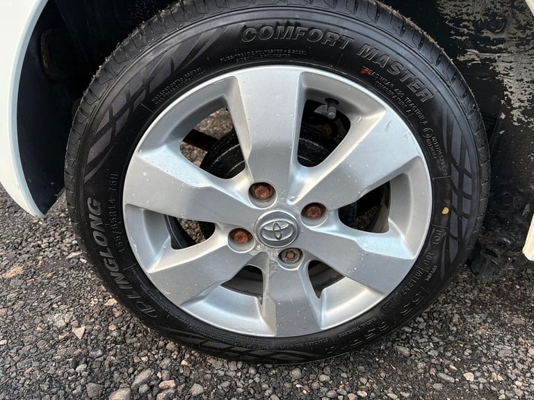 2011 Toyota AYGO 1.0 VVT-i Hatchback Petrol Manual