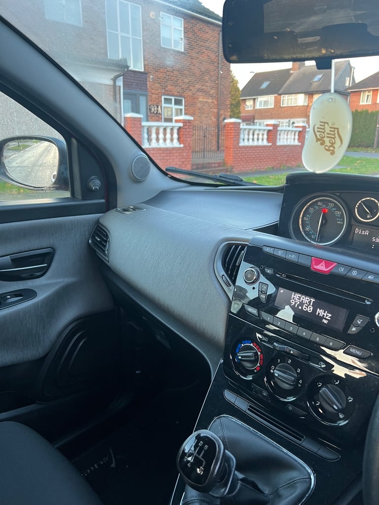 Chrysler, YPSILON, Hatchback, 2012, Manual, 1242 (cc), 5 doors