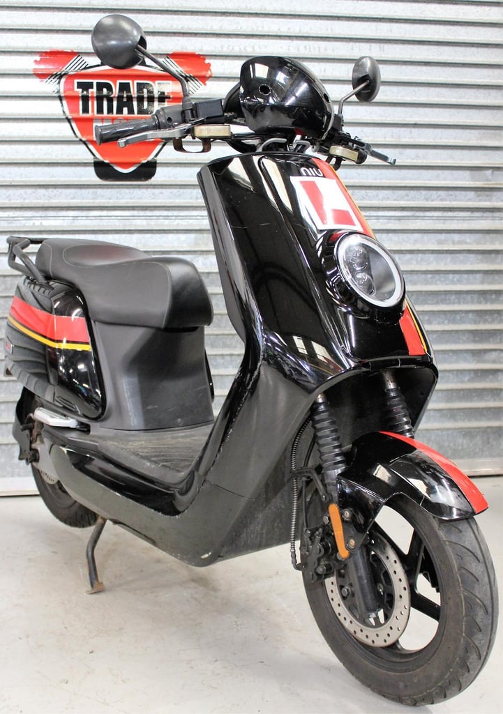 image for 2019 69 NIU NGT GT 125 EQUIVALANT ELECTRIC SCOOTER TWIN BATTERY TRADESALE NEWMOT