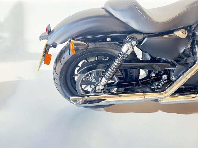 2015 Harley-Davidson Sportster 883 XL883N Iron 883