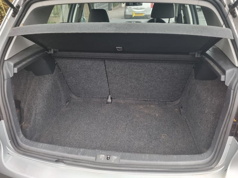 Volkswagen, GOLF, Hatchback, 2011, Manual, 1197 (cc), 5 doors 70K Miles