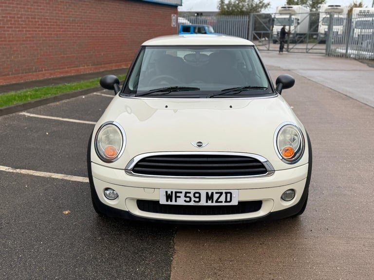 image for 2009 MINI Hatch 1.4 First Euro 4 3dr HATCHBACK Petrol Manual