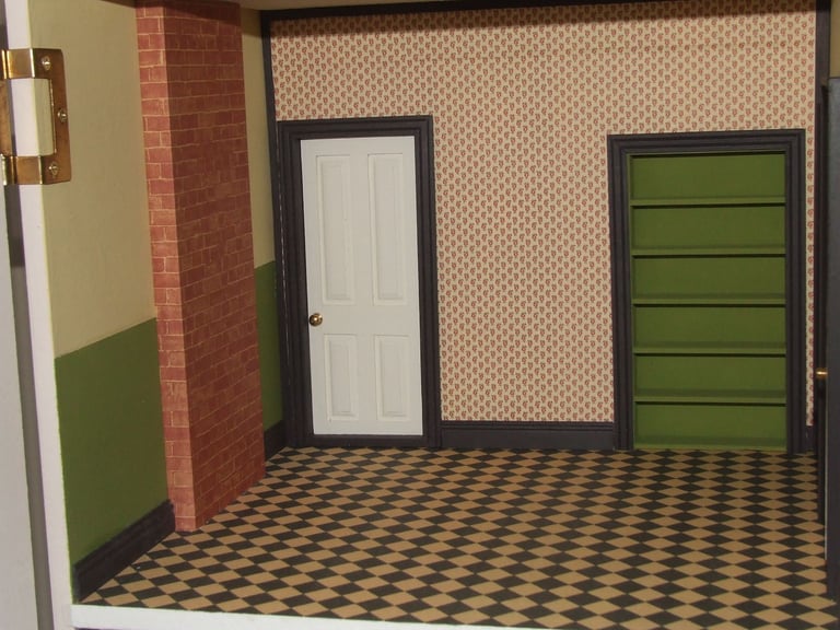 Dolls House Emporium Completed Shop/Cafe Large Suit Collector