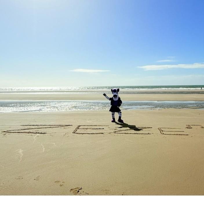 STATIC CARAVAN FOR SALE - BARMOUTH SUNNY SANDS SITE FEES £2995 FIXED FOR 3 YEARS