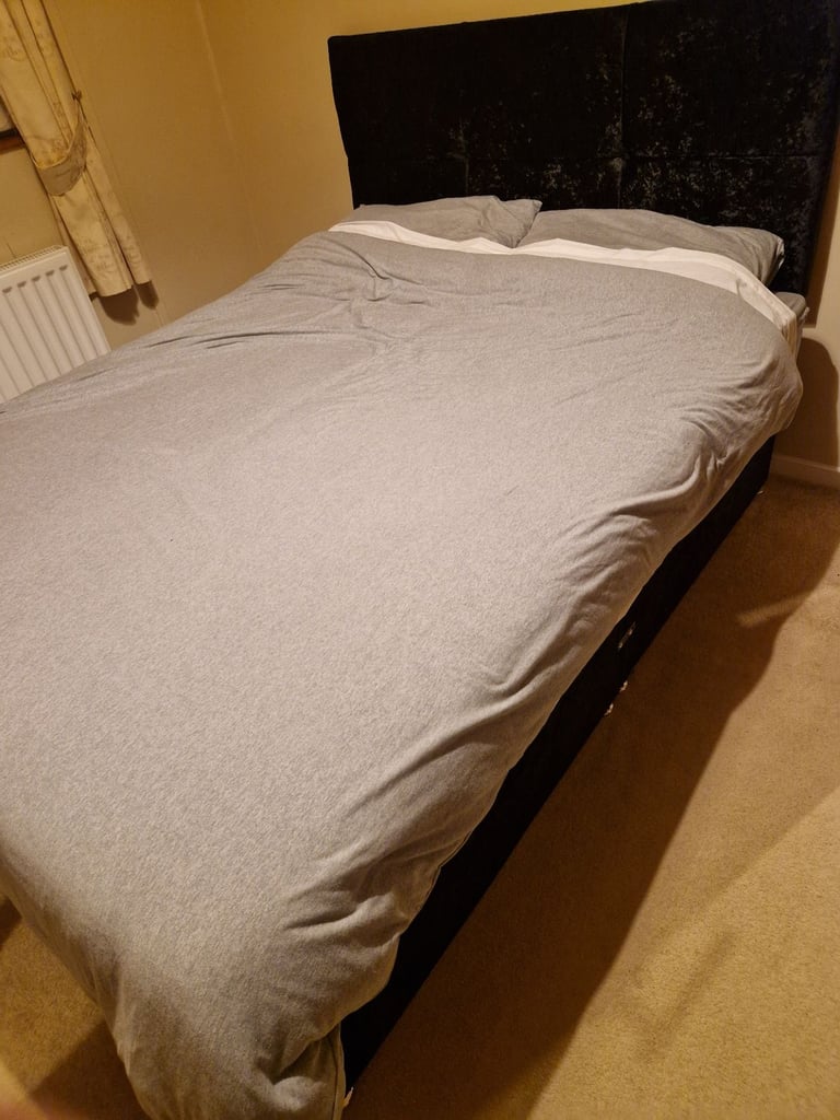 image for KINGSIZE BED AND MATRESS 