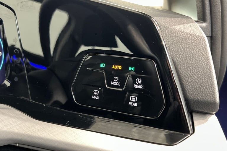 2021 21 VOLKSWAGEN GOLF 1.5 TSI LIFE HATCHBACK 5DR PETROL MANUAL EURO 6 (S/S) (1