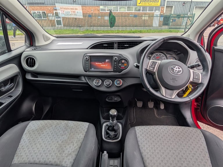 2015 Toyota Yaris 1.3 Icon Vvt-i 5 Door Petrol Hatchback 1 Owner FMDSH Hatchback Petrol Manual