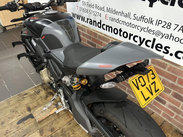 2023 Ducati Streetfighter V4s