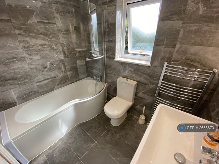 2 bedroom house in Berry Hill Avenue, Knowsley, Prescot, L34 (2 bed) (#2658873)
