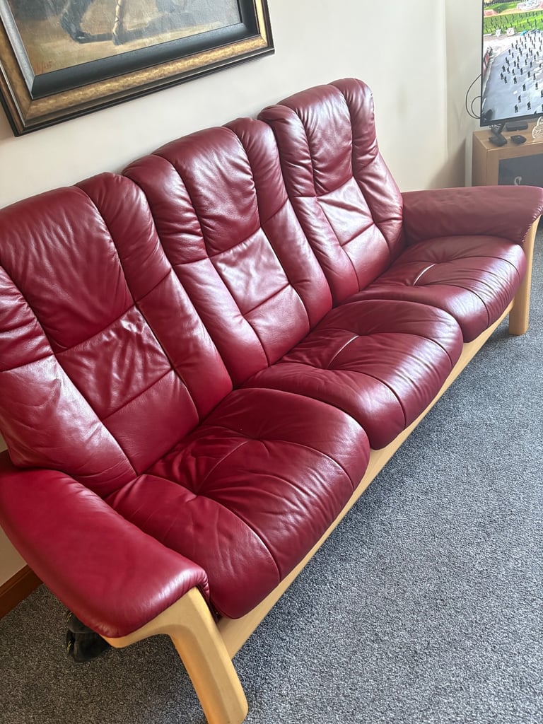 image for Stressless recliner couch 