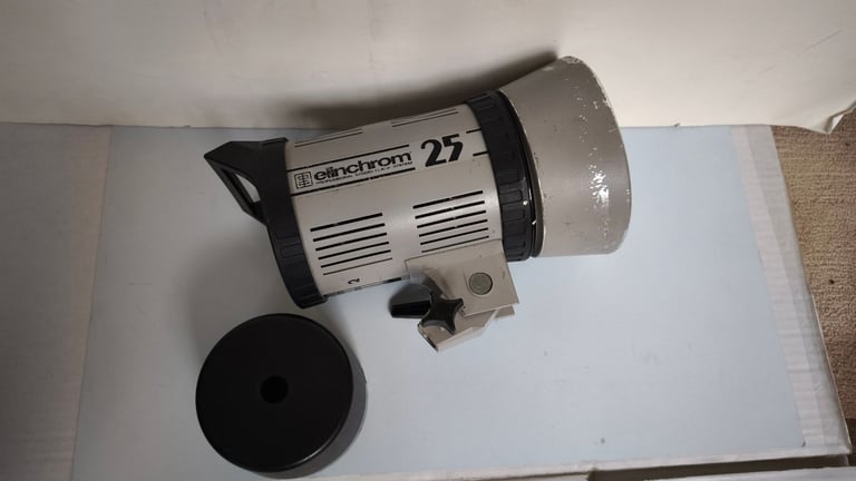 image for Elinchrom 25 Monoblock Flash Light     