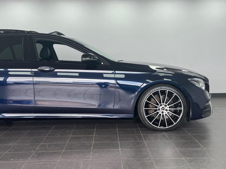 MERCEDES-BENZ E CLASS 2.0 E300d AMG Line Night Edition (Premium Plus) G-Tronic+