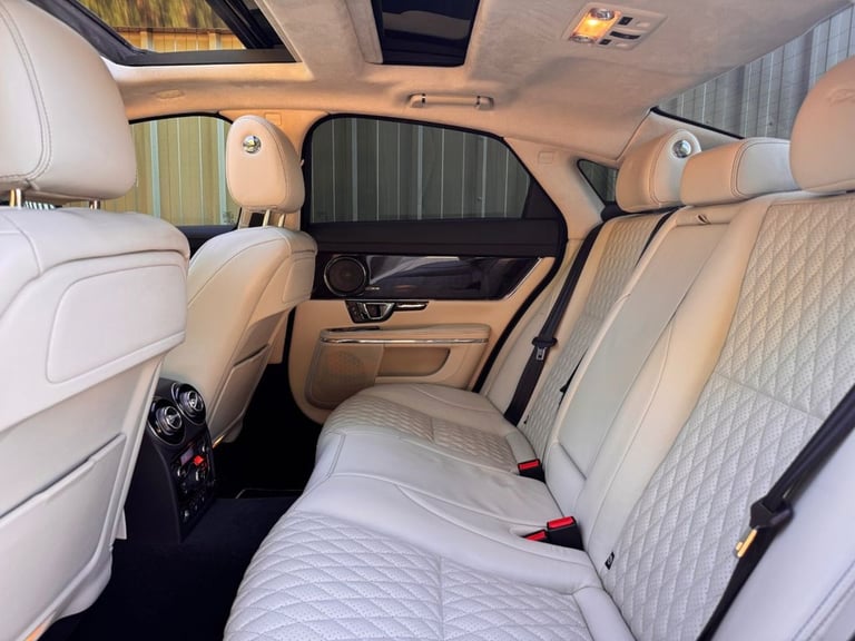 2019 Jaguar XJ 3.0d V6 XJ50 Saloon 4dr Diesel Auto Euro 6 (s/s) (300 ps) Saloon Diesel Automatic