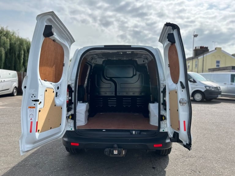 2020 Ford Transit Courier 1.0 EcoBoost LIMITED P/V 5dr L1 ONE OWNER, 3 SERVICES PANEL VAN Petrol ...