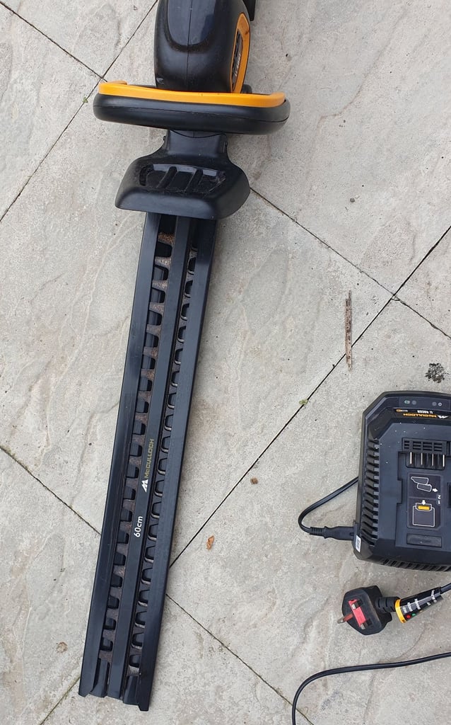McCullock Cordless hedge trimmer 