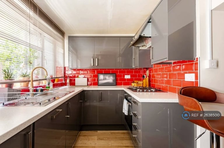 2 bedroom house in Hare Lane, Gloucester, GL1 (2 bed) (#2638500)