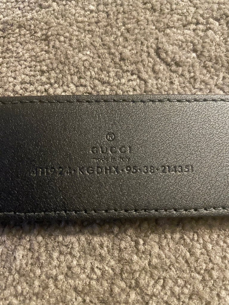 Men’s Gucci belt. In good condition.