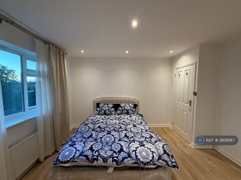 2 bedroom flat in Argyle Road, London, W13 (2 bed) (#2608187)