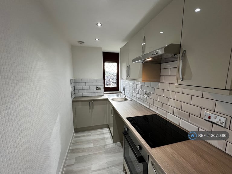 1 bedroom flat in Gardner Street, Dundee, DD3 (1 bed) (#2672886)