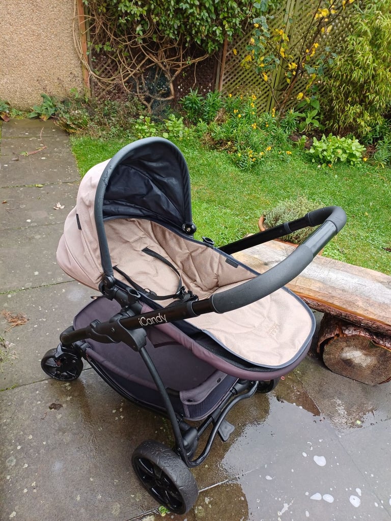 image for I-Candy Tudor pram and accesories