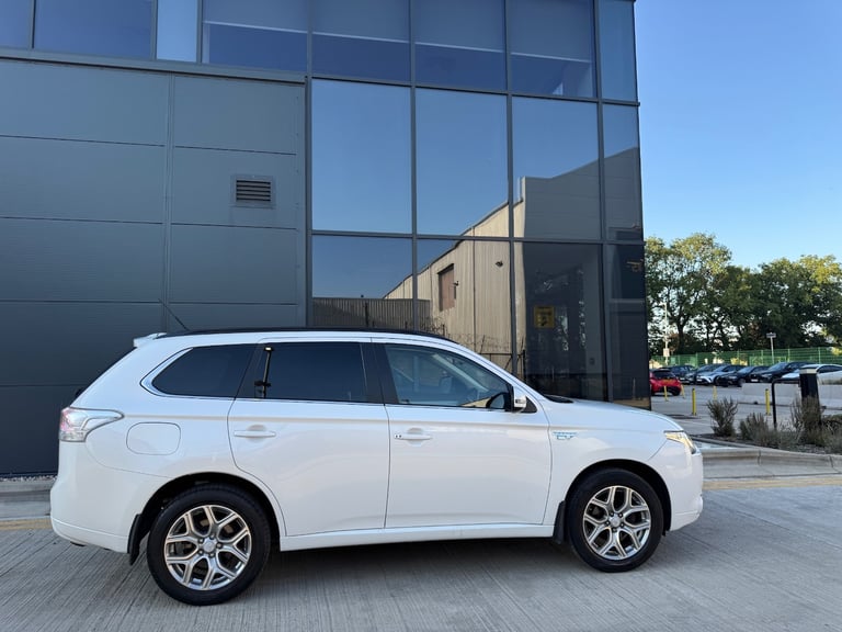 2015 Mitsubishi Outlander 2.0 PHEV GX4hs 5dr Auto ESTATE Petrol Parallel Phev Automatic