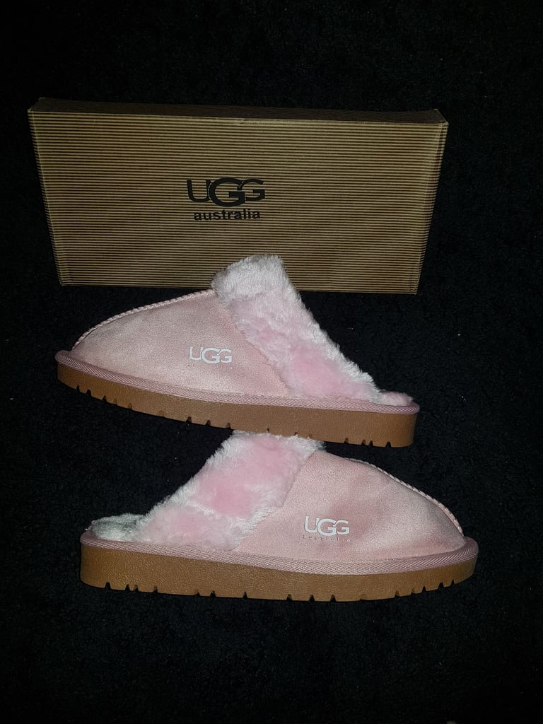 image for Ugg slippers pink new