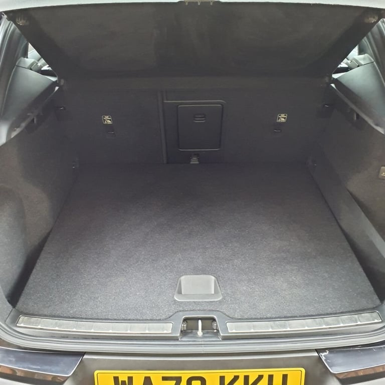 2020 70 VOLVO XC40 2.0 B4 INSCRIPTION MHEV 5D 195 BHP