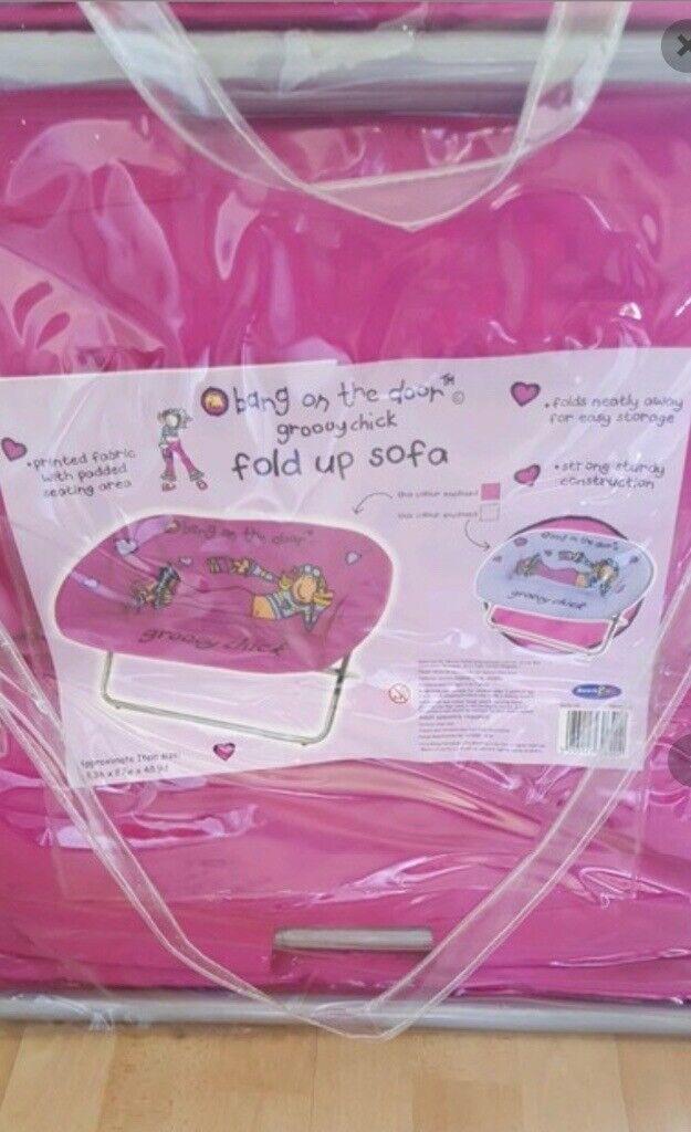 Bang on the door Groovy Chick fold up sofa 