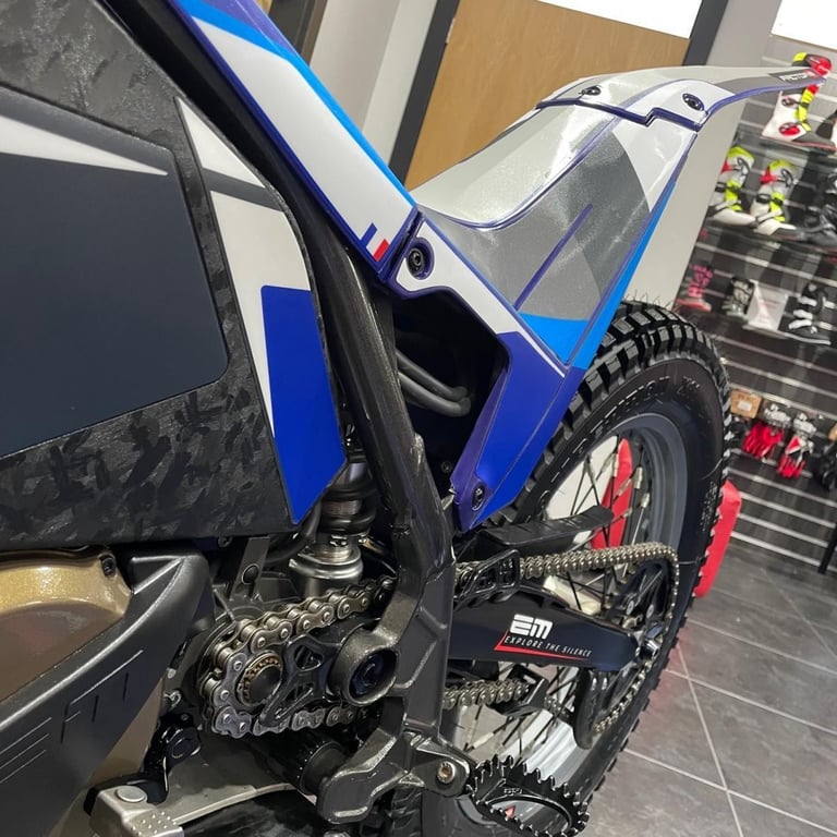 2025 EM EPURE FACTOR-E 1.8kWh **EXCELLENT CONDITION** USED TRIALS BIKE