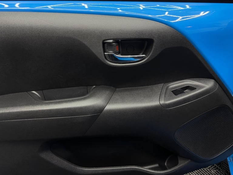 2016 Toyota AYGO 1.0 VVT-i x-cite x-shift Euro 6 5dr HATCHBACK Petrol Automatic